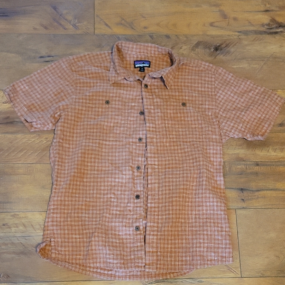 Men's sz medium Patagonia short sleeve button up